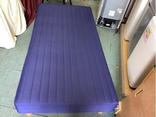 【リサイクルサービス八光　冷蔵庫・洗濯機20％OFF】ネイビー　シングル脚付きマットレスベッド