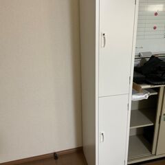 【3月26日・27日引取り限定】スチールロッカー縦型　2名用　4...