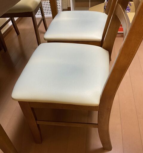 3月26日・27日引取り限定】4人掛け テーブルセット