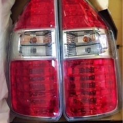 トヨタ　ノア、ラクティス　純正テールランプ新品