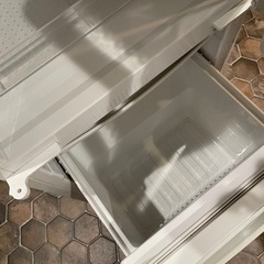 シャープ製　137ℓ冷凍冷蔵庫　キレイですの画像