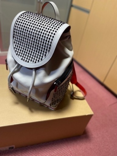 Christianルブタンバック