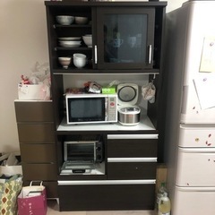 幸せになれる気がする食器棚