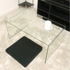 2/20引渡し希望！ガラスのローテーブル　の画像