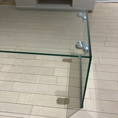 2/20引渡し希望！ガラスのローテーブル　の画像