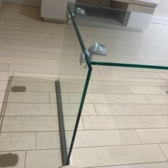 2/20引渡し希望！ガラスのローテーブル　の画像