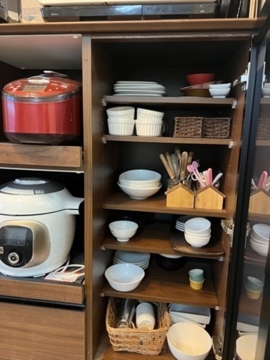 美品！ガラス戸付食器棚　2レール