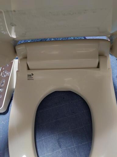（受け渡し者決まりました）温水便座シャワートイレ