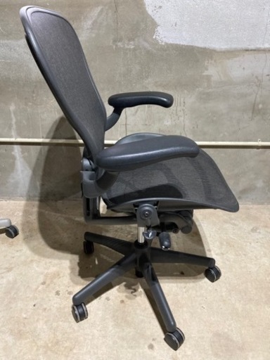Herman Miller Aeron ハーマンミラー アーロンチェア Cサイズ　グラファイト色