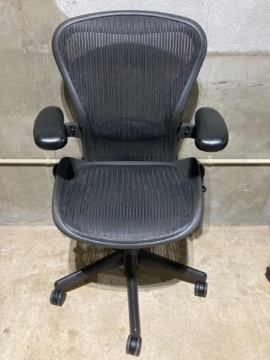 ハーマンミラー アーロンチェア Bサイズ グラファイト Herman Miller Aeron