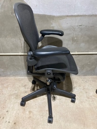 ハーマンミラー アーロンチェア Bサイズ グラファイト Herman Miller Aeron 