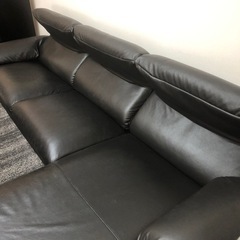 大塚製薬　家具部門の大型ソファー　黒　3人がけの画像