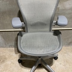 ミネラル色のハーマンミラー アーロンチェア Bサイズ Herman Miller Aeron 