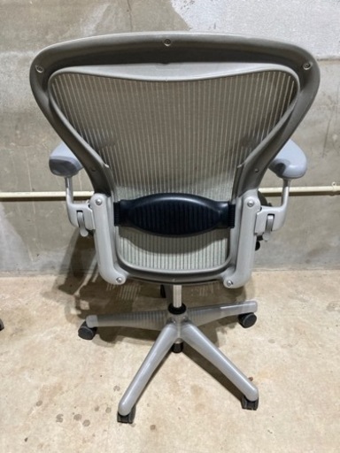 ミネラル色のハーマンミラー アーロンチェア Bサイズ Herman Miller Aeron 