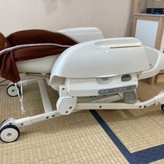 コンビ　電動チェア