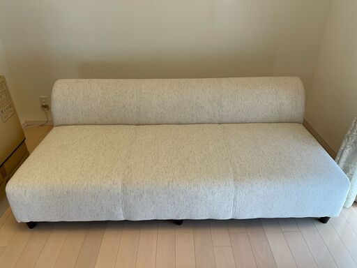 【お引取決まりました)座面の広いおしゃれな布製ローソファ【美品】　※お引き取り限定