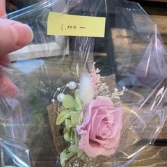 ハンドメイド  プリザーブドフラワーコサージュの画像