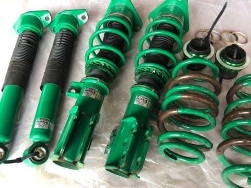 50プリウス　車高調　TEIN フルタップ