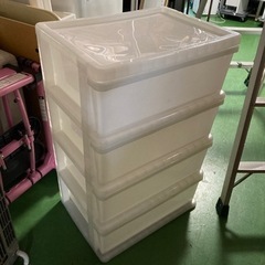 ● 4段収納ケース