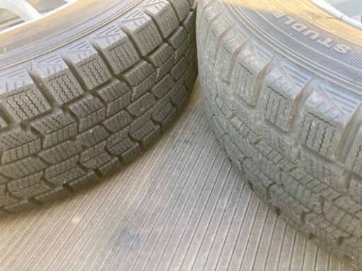 スタッドレスタイヤ　195/65/R15  溝9割残