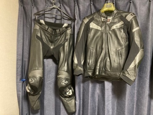 RSタイチレーシングスーツ(値下げしました)