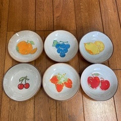 決まりました！フルーツの柄のお皿　6枚セット