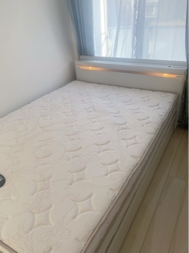 【美品】ニトリ　ダブルベッド　マットレス付き