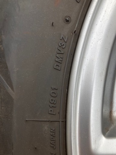 ブリヂストンスタッドレスタイヤ235/65R17＋ボルボXC90純正ホイール