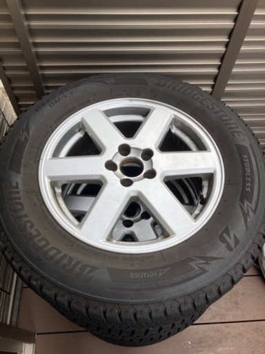 ブリヂストンスタッドレスタイヤ235/65R17＋ボルボXC90純正ホイール