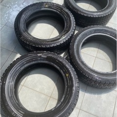 ❄️スタッドレスタイヤ　215/60 R17❄️