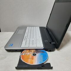 Fujitsu　LIFEBOOK　15インチ　SSD搭載　Wi-Fi　マルチ　テンキー付き　Windows11