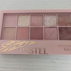 クリオ　アイシャドウパレットの画像