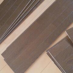 【DIYに】フローリング板(ダークブラウン)凸凹溝有の画像