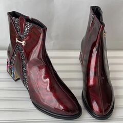 【配送・直接引渡OK】管理番号：D-49 未使用品　サイズ23.5ｃｍ相当　レディース　エナメル革ブーツの画像