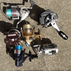 釣り道具一式「釣竿、ハリス、錘、リールなど」