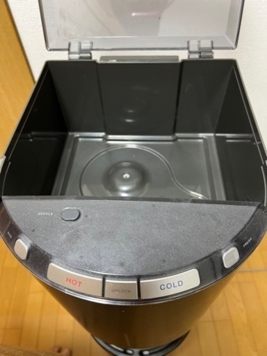 FRESIOUS フレシャス ウォーターサーバー dewo  メタリックブラック　型式BSS-310