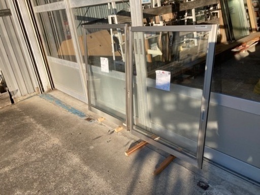 YKKAP社　引違い窓　複層硝子　在庫未使用品①