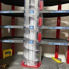 majorette コース　車　レース　エレベーター
