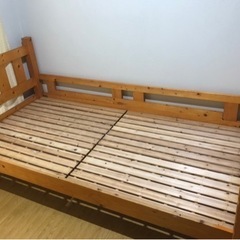 木製二段ベッドの画像