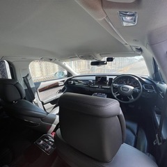 成約済み　アウディA8  3.0  の画像