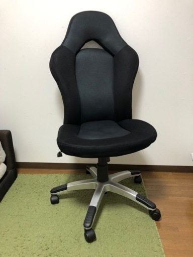 ゲーミングチェアです