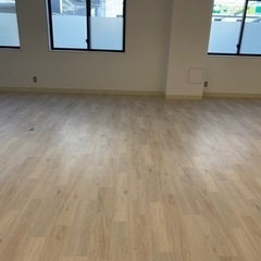 内装仕上げ業　クロスやCFを貼るお仕事ですの画像