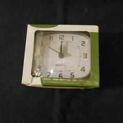 100円ショップの目覚まし時計