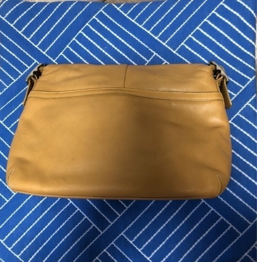 COACH ショルダーバッグ  【中古品　美品】