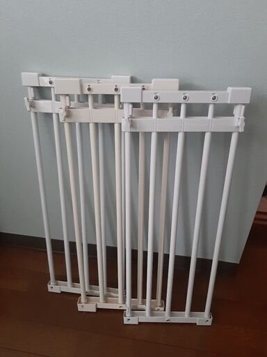 突っ張りの棚　3個