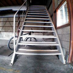 【昭和町工場  】工場の２Ｆ部分が事務所となっており使い勝手の良い物件です。ご見学希望の際にはお気軽にお問合せ下さい。事務所付き工場で駐車場1台無料。 - 不動産