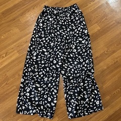 ヒョウ柄ズボン