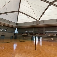 2月22、23日のどちらかでバドミントンしませんか？