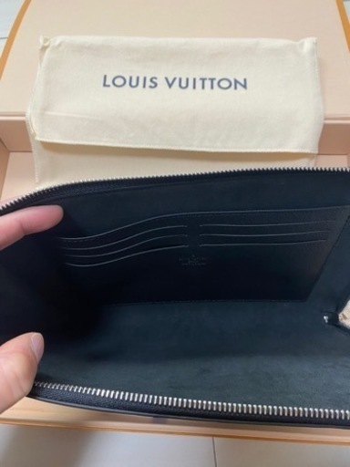 LOUIS VUITTON  ルイヴィトン エピ クラッチバッグ