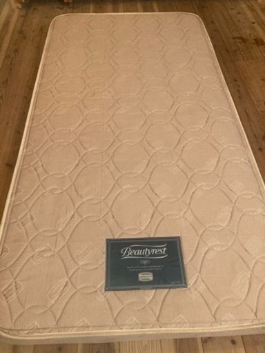 シモンズ　ベット